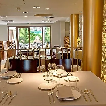 Palacio Del Obispo 3* Graus