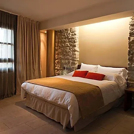 Palacio Del Obispo 3* Graus