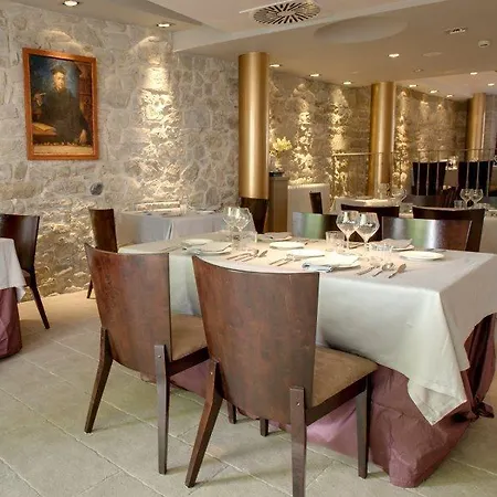 Palacio Del Obispo 3*