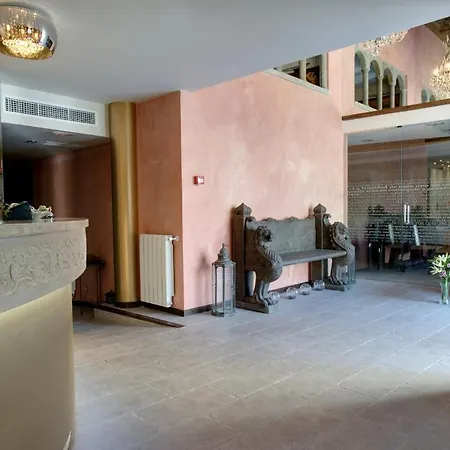 Palacio Del Obispo ホテル グラウス