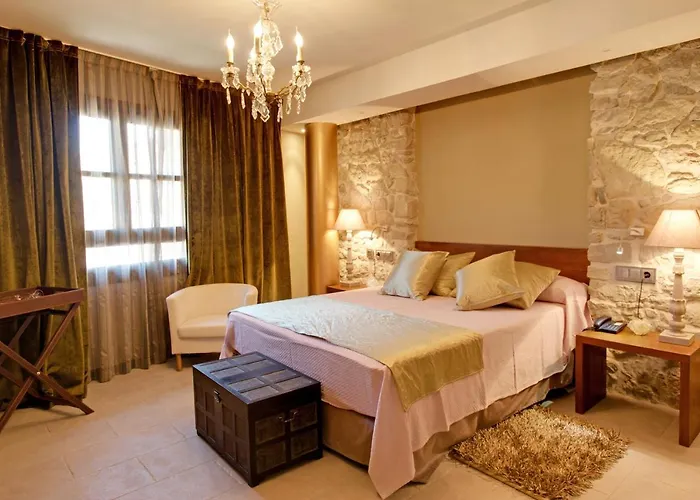 Palacio Del Obispo Graus