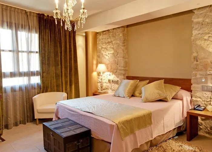 Palacio Del Obispo 3* Graus